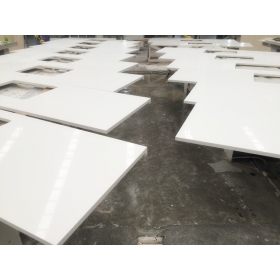 piani di lavoro in quarzo bianco