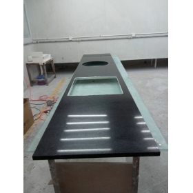 superficie solida acrilica nera